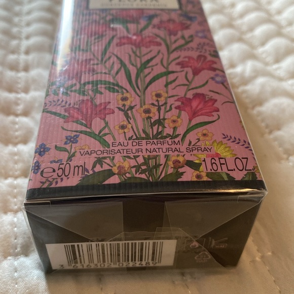 Flora Gorgeous Gardenia Eau de Parfum - Picture 6 of 9